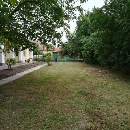 Favorite Vendeghaz * Poroszlo